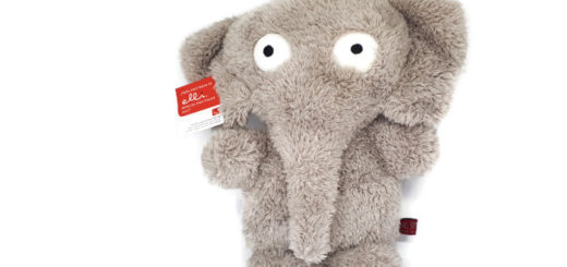 Elli elefánt - a német KAKS Alapítvány ajándéka azoknak a gyerekeknek, aki elveszítették egyik szemüket (fotó: Magyar Retinoblasztómások Egyesülete)